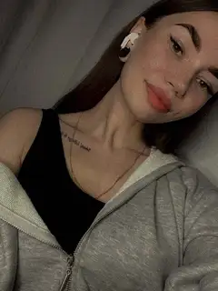 Adriana escort in Rome
