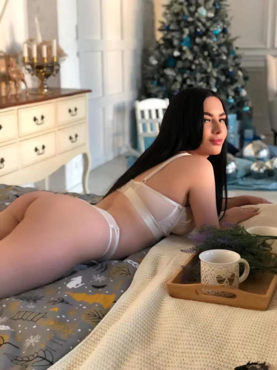Alica escort in Milan