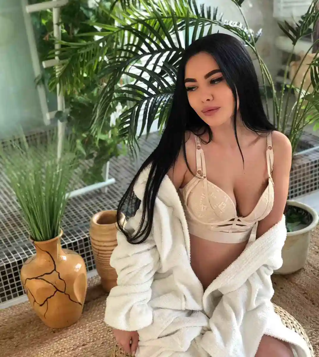Alica escort in Milan