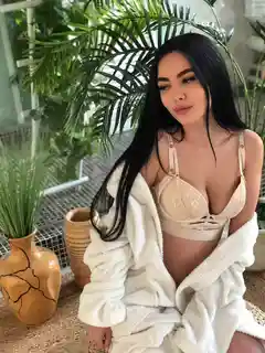 Alica escort in Milan
