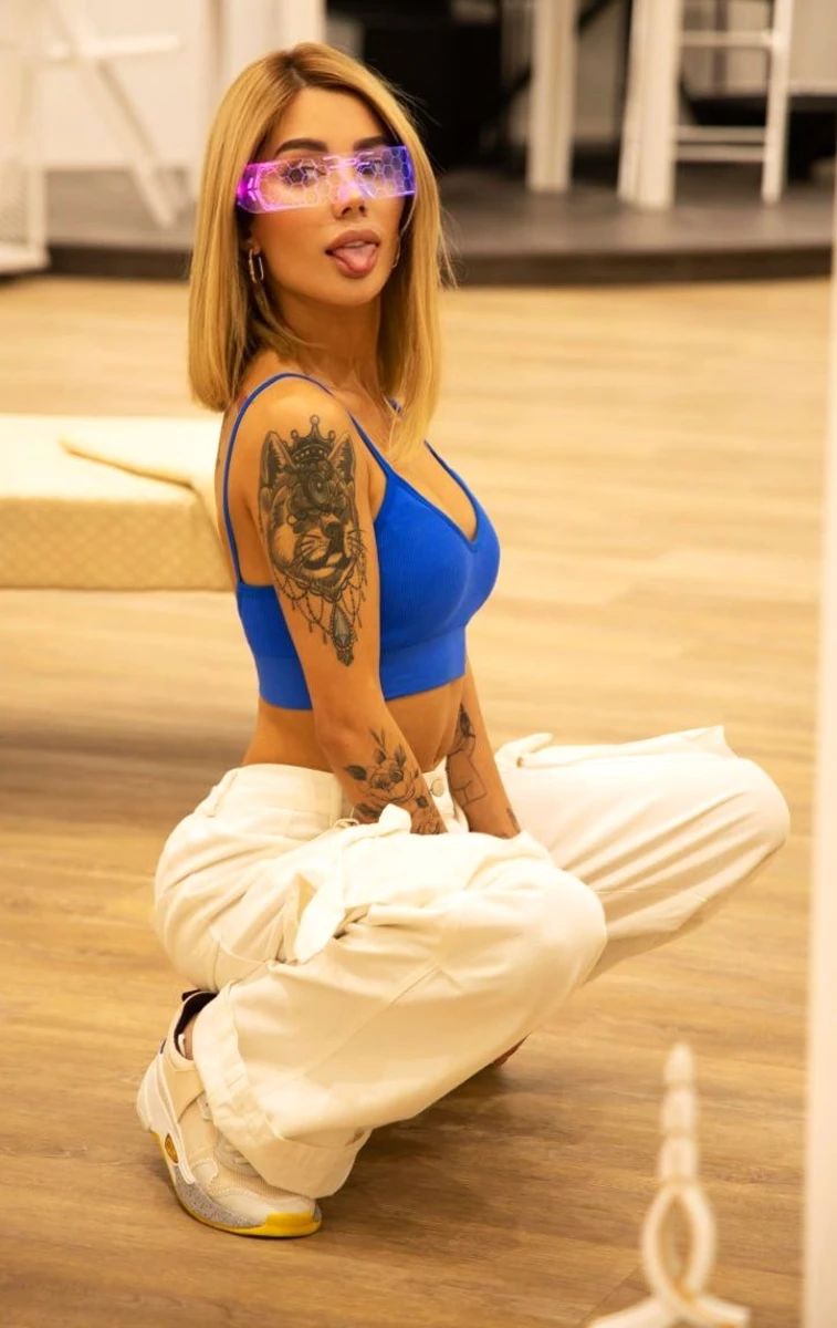 Angela escort in Rome