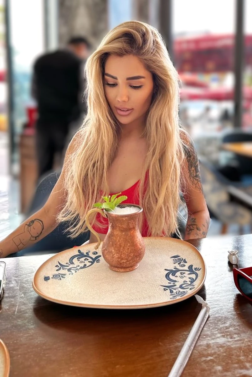 Angela escort in Rome