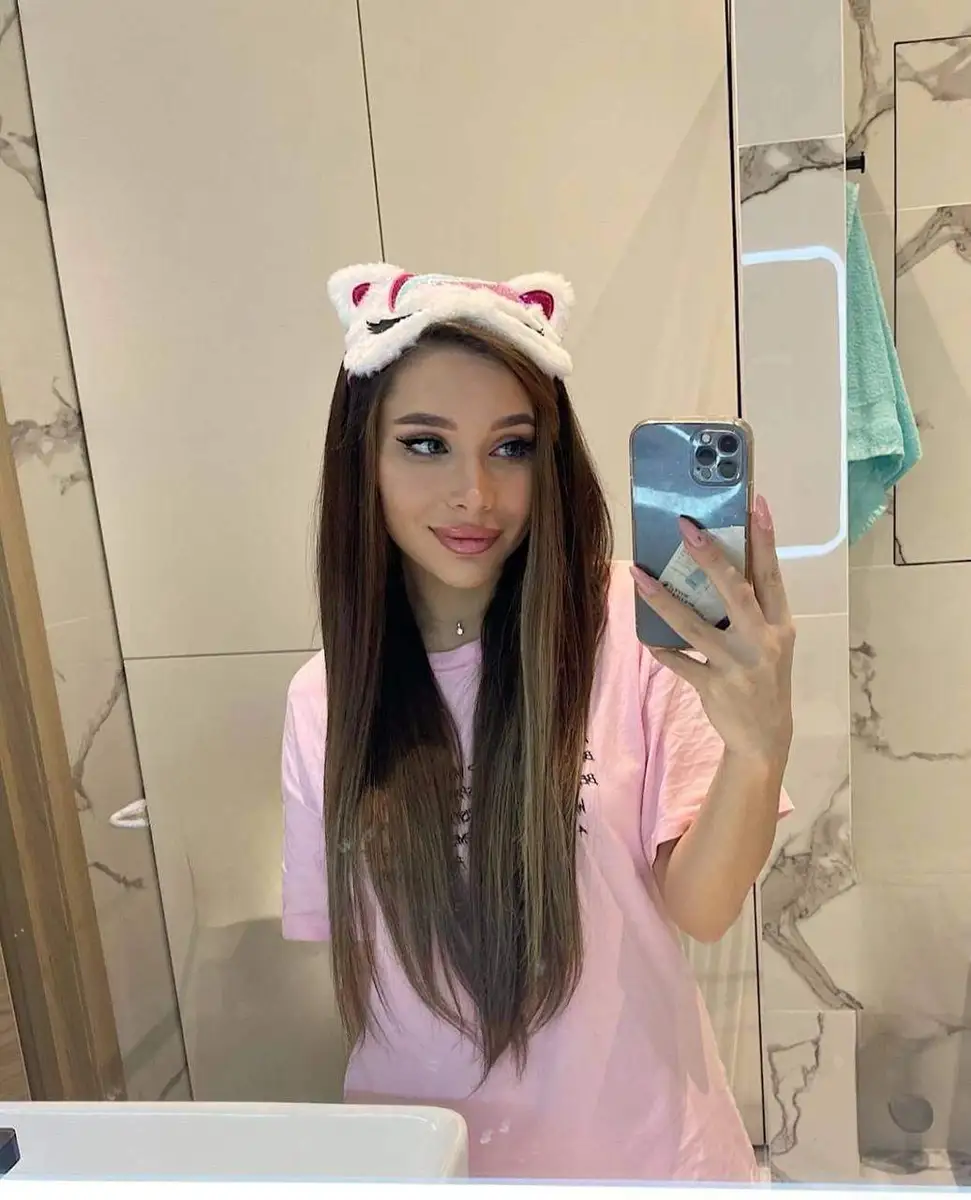 Arina escort in Milan