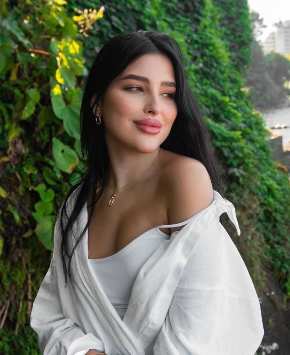 Arina escort in Milan