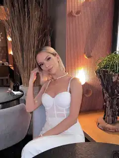 Asya escort in Milan