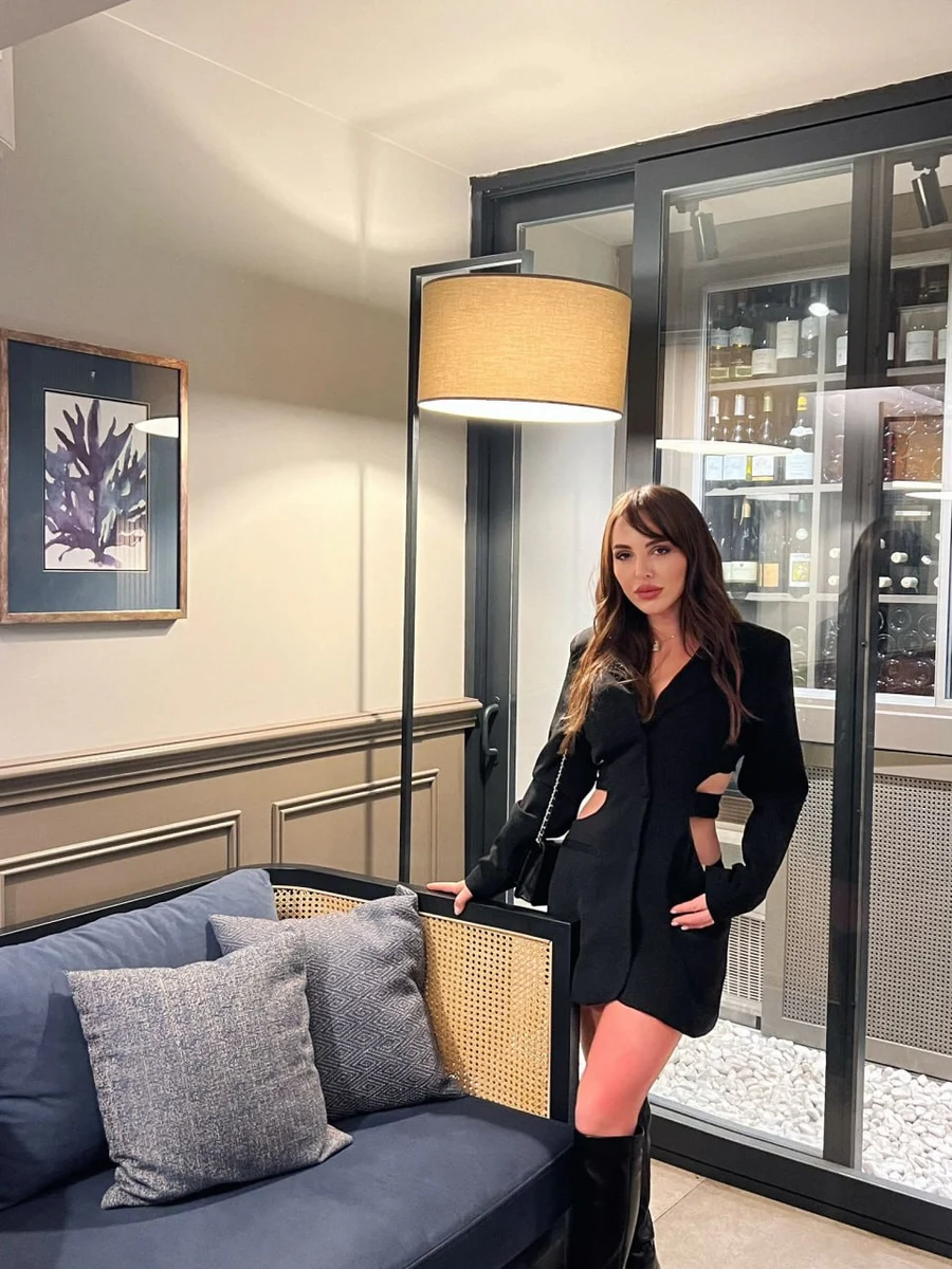 Ayla escort in Milan