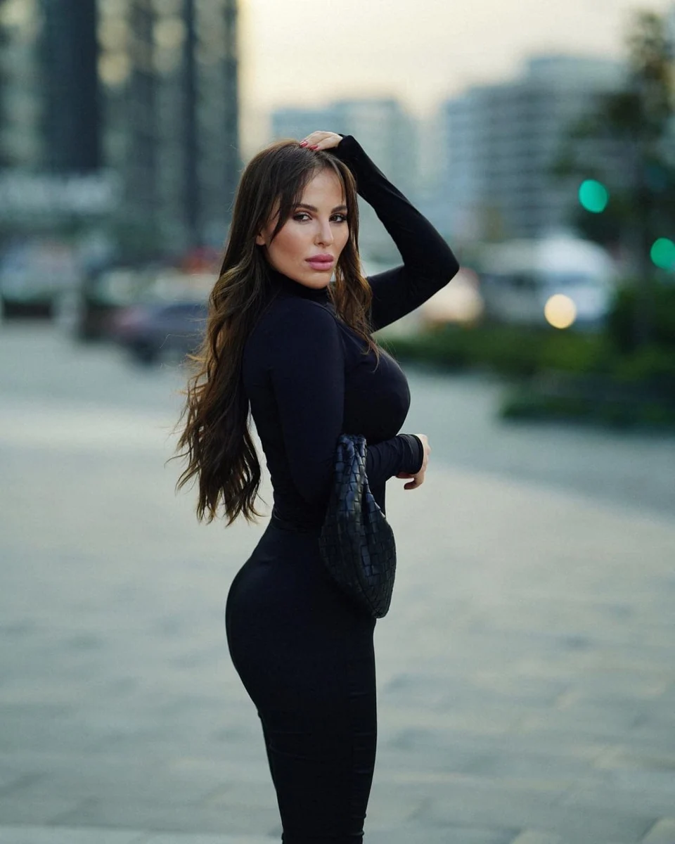 Ayla escort in Milan