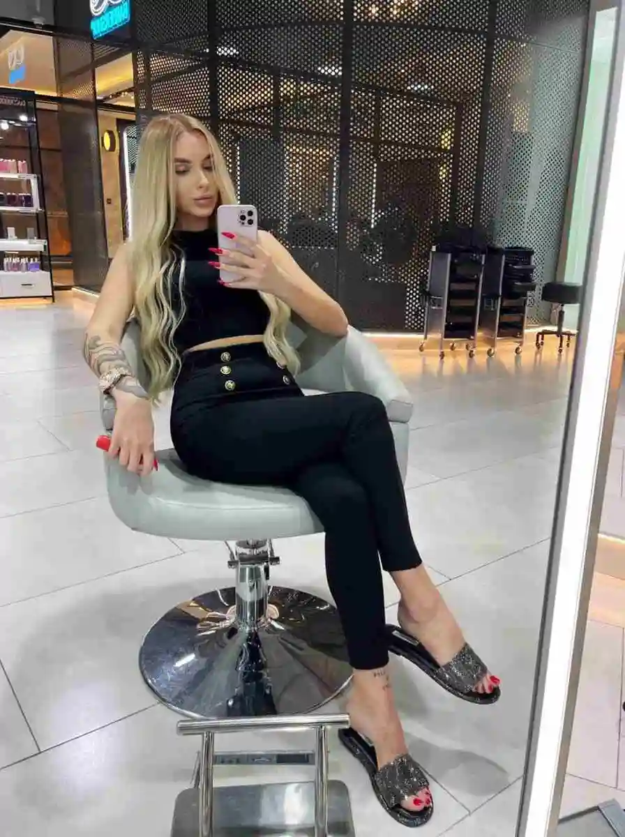 Candy escort in Milan