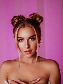 Candy escort in Milan