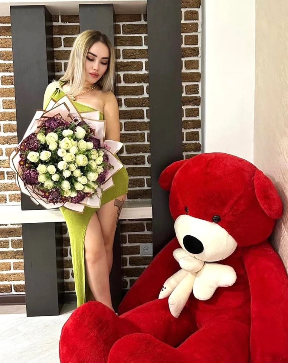 Caroline escort in Rome
