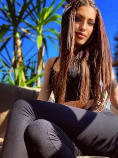 Charlie escort in Milan