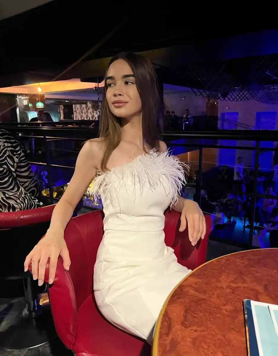 Cleo escort in Milan
