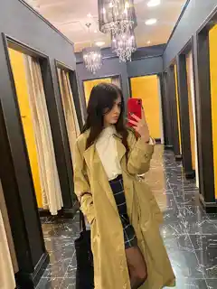 Disha escort in Milan