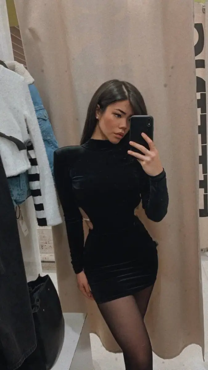 Elina escort in Milan