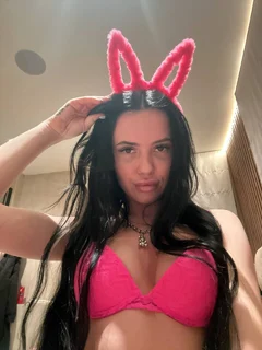 Emily escort in Milan