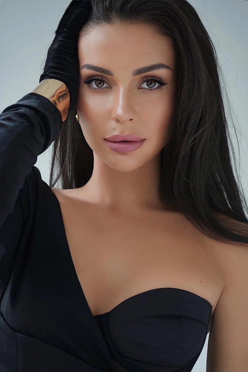 Evangelina escort in Milan