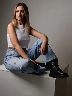 Evelina escort in Milan