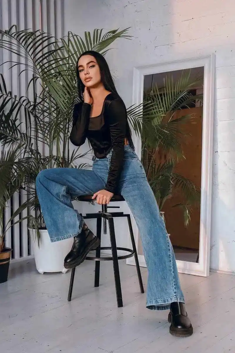 Inessa escort in Milan