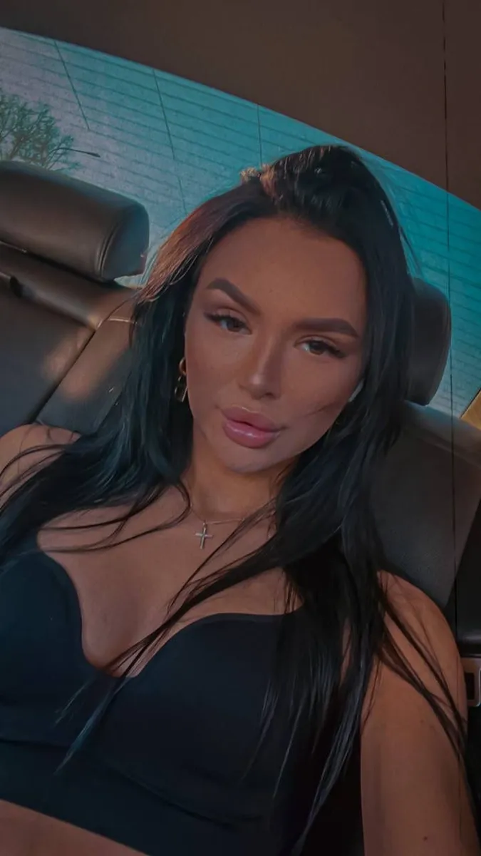 Isabel escort in Milan
