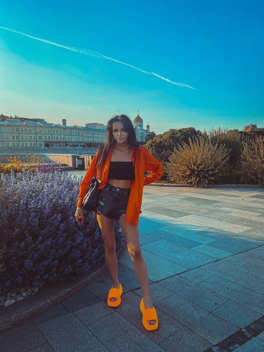 Isabel escort in Milan