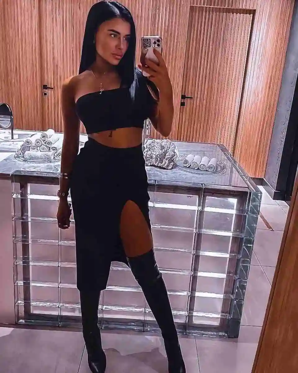 Isabel escort in Milan
