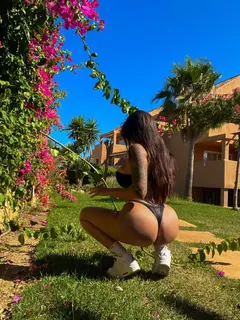 Jenni escort in Milan