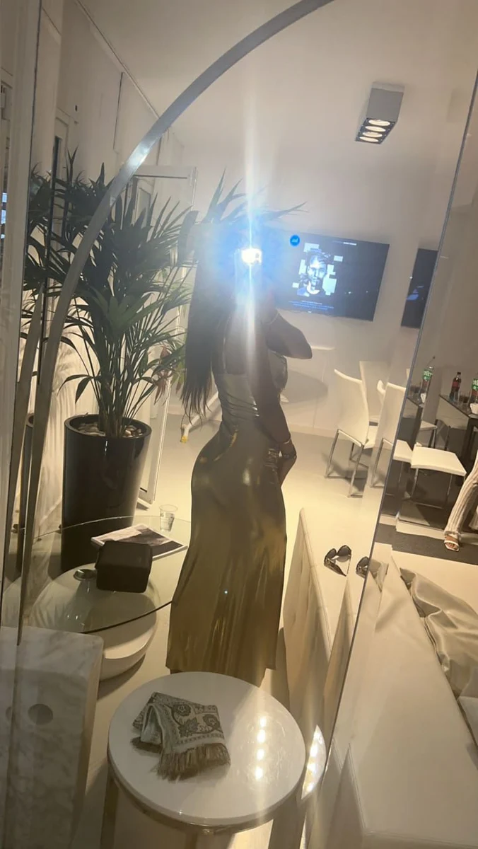 Julia escort in Milan