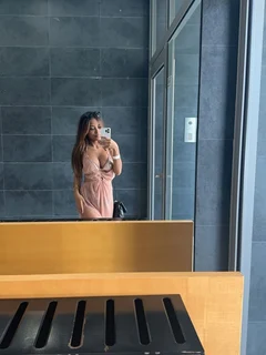 Julia escort in Milan