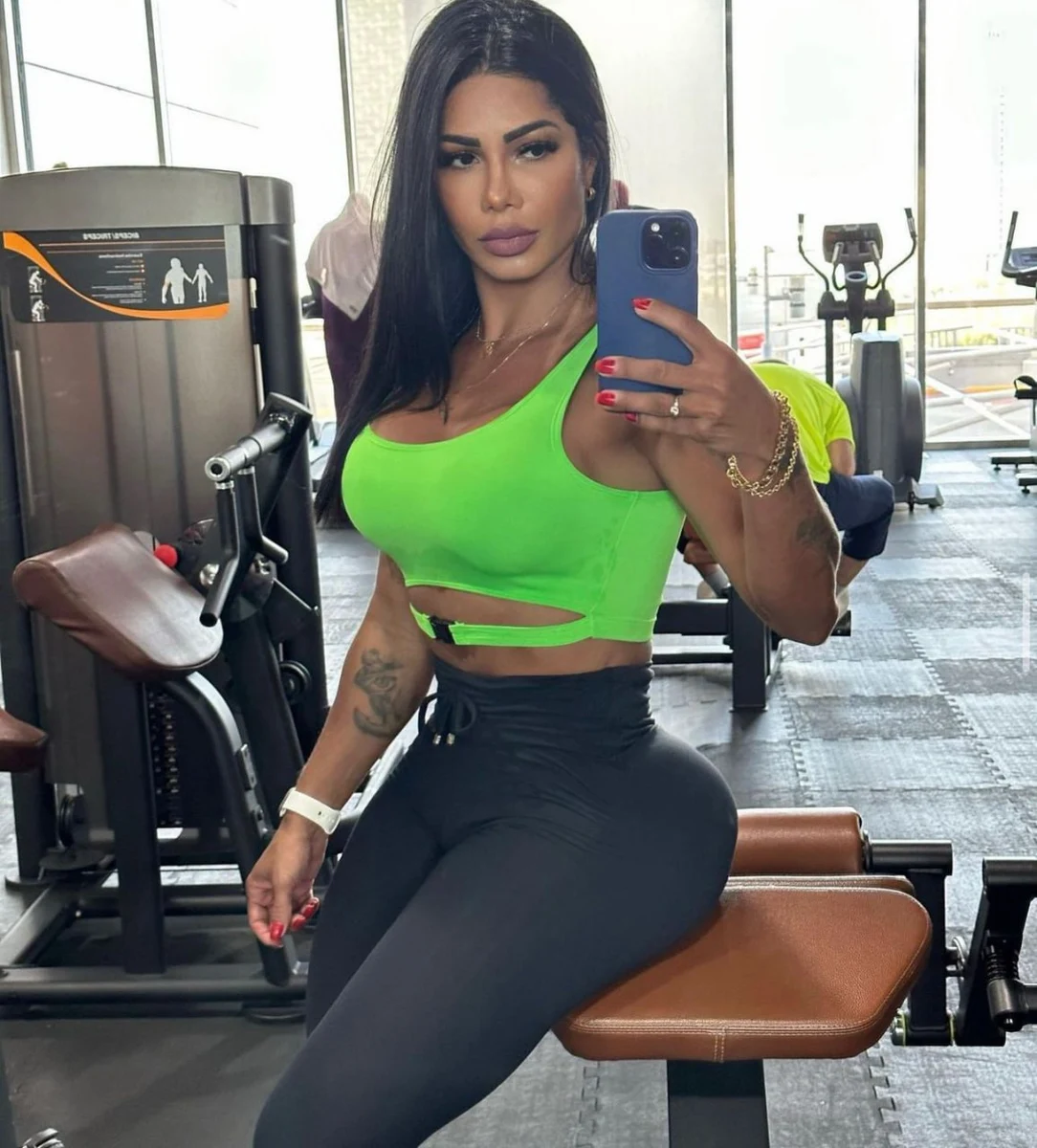 Julianne escort in Milan