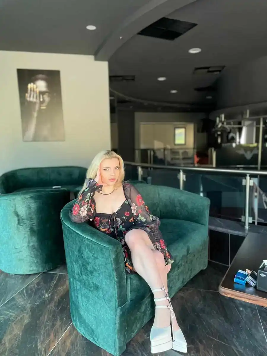 Juliette escort in Milan