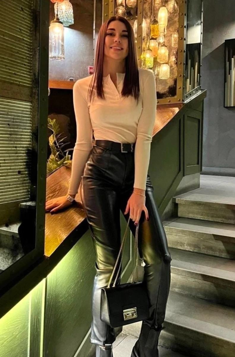 Kate escort in Milan
