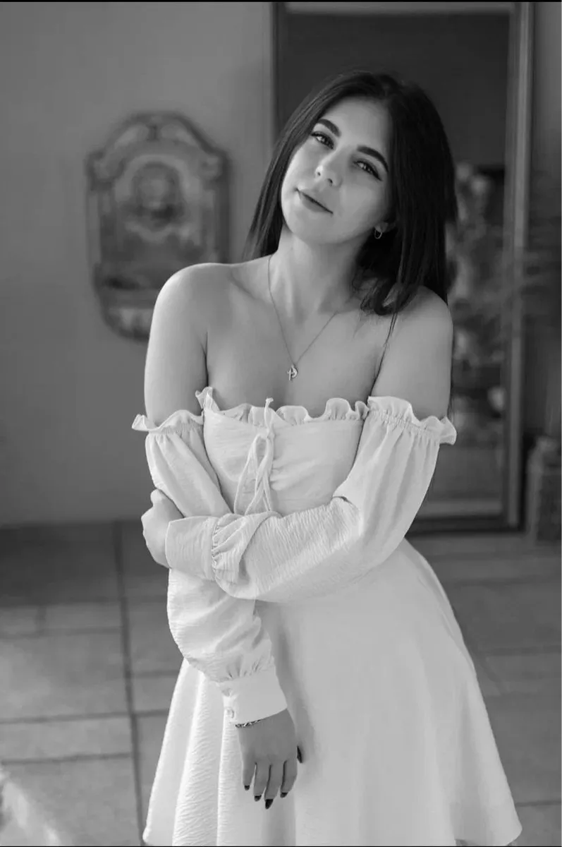 Kira escort in Milan