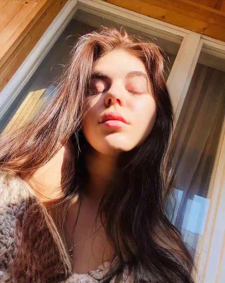 Kira escort in Milan