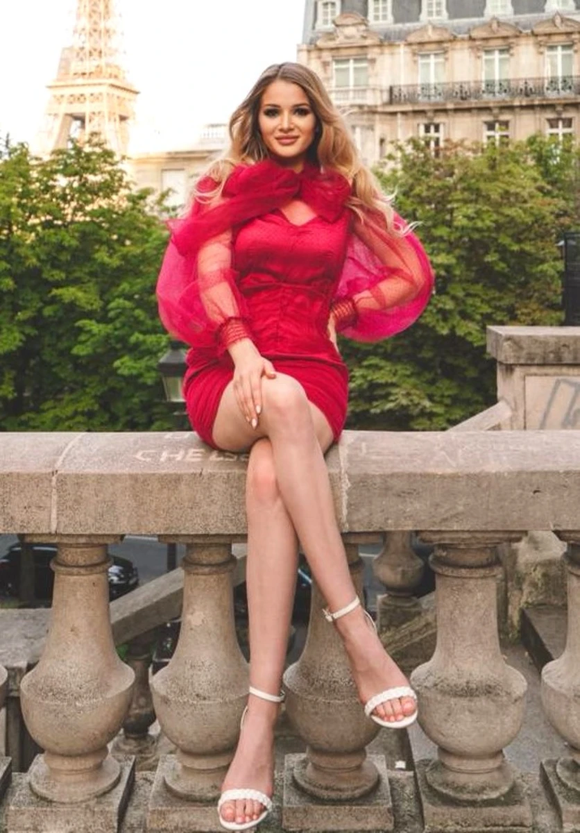 Kristi escort in Milan