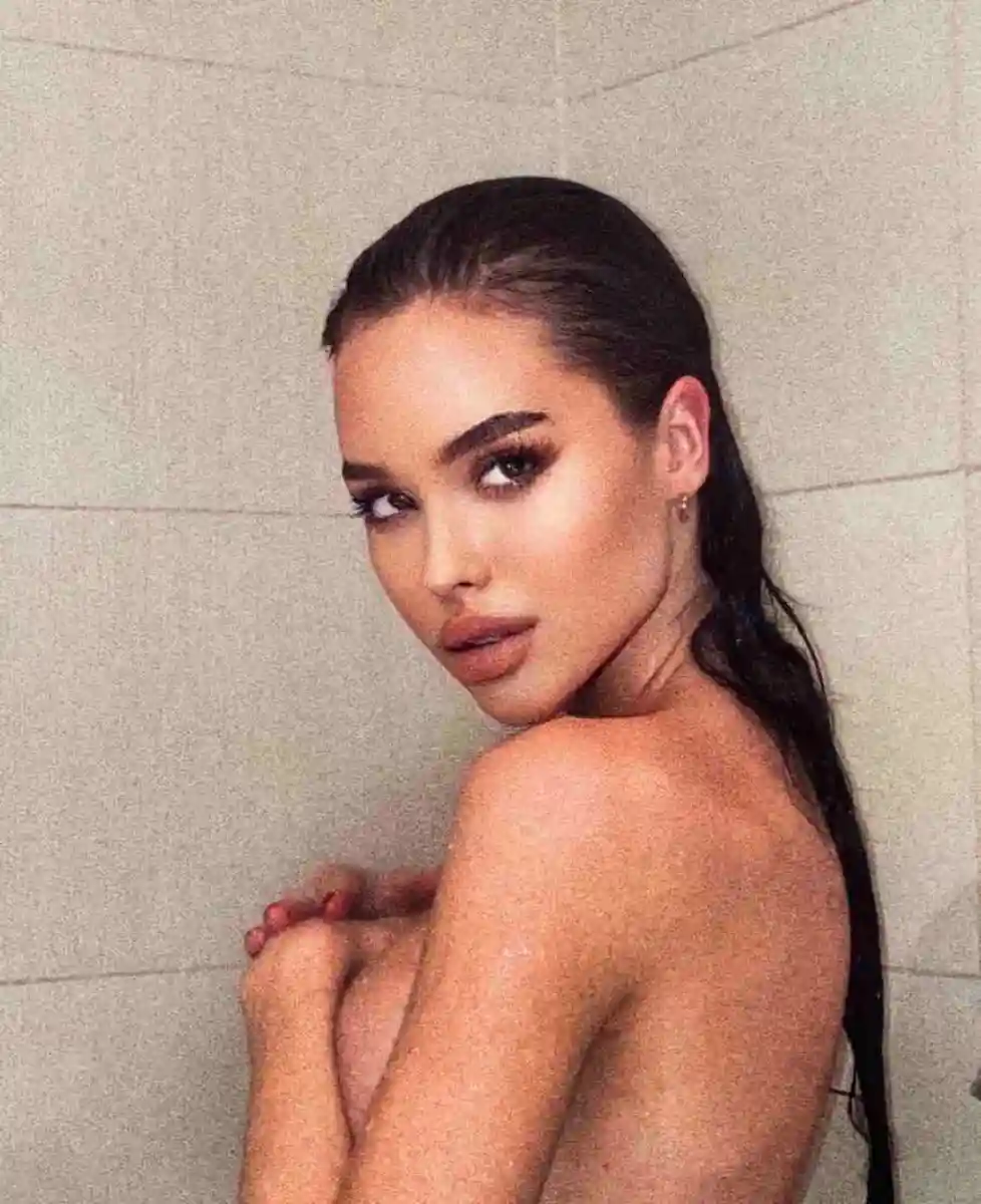 Lana  escort in Milan