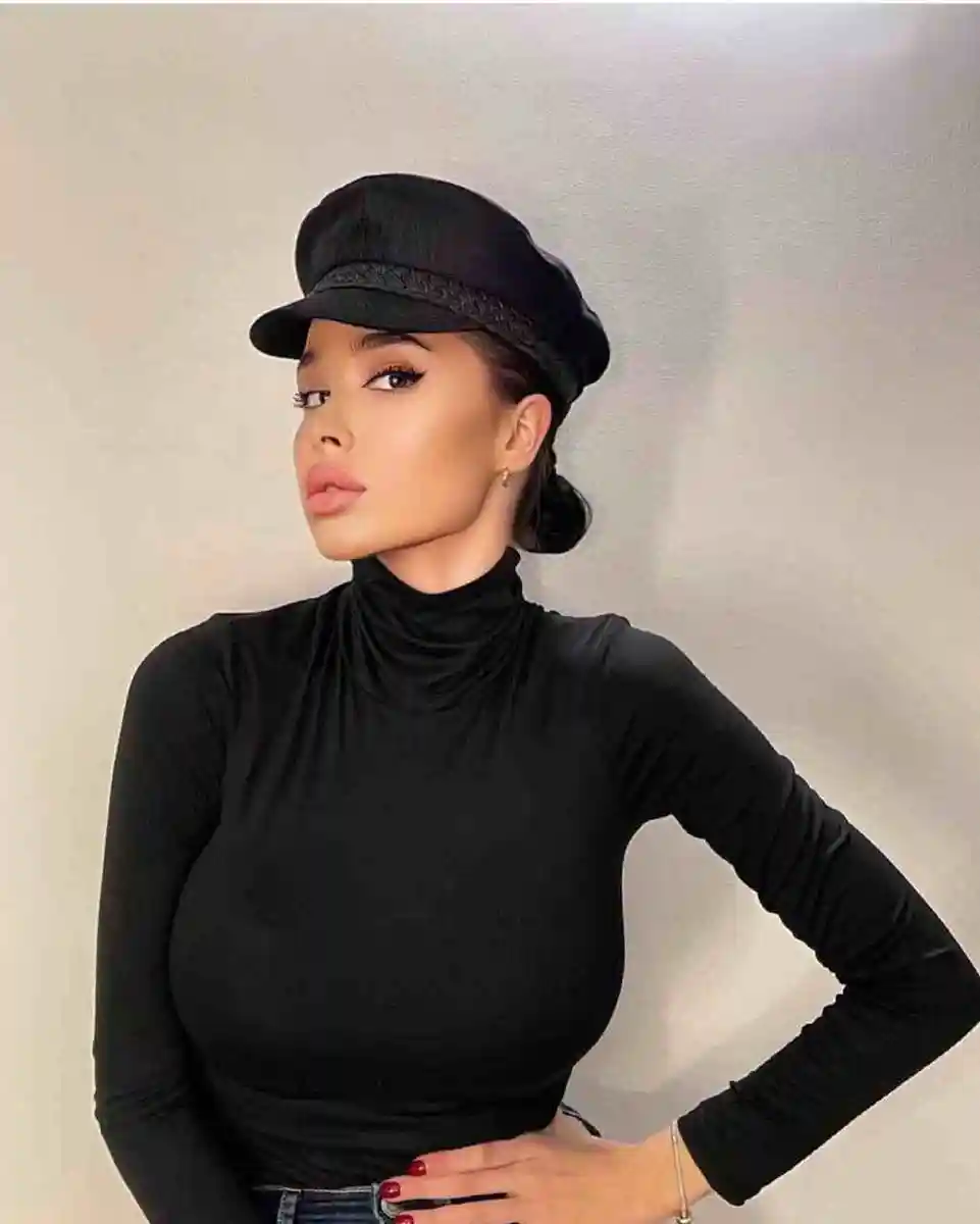 Lana  escort in Milan