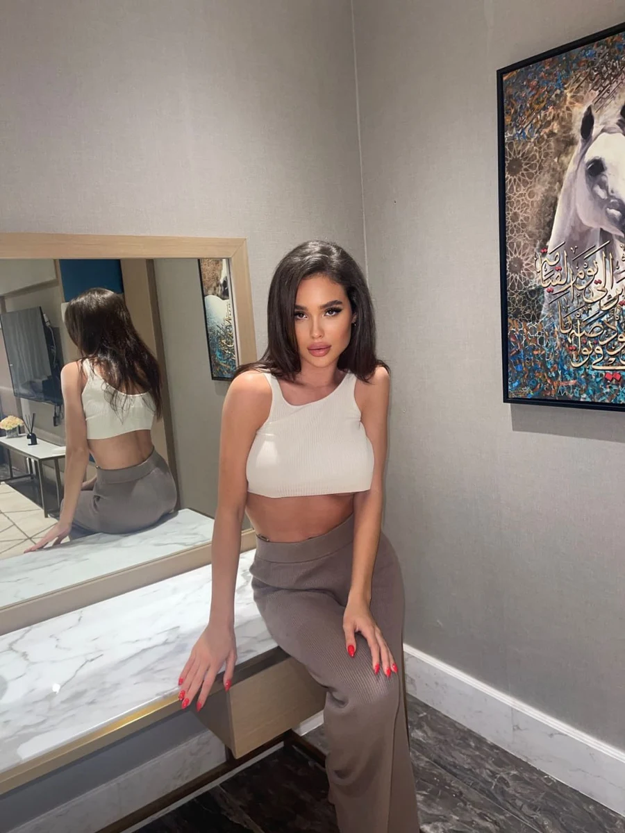 Lana  escort in Milan