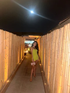 Lana escort in Milan