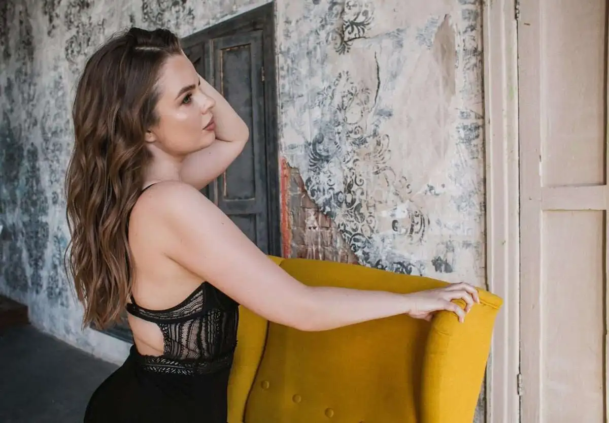 Leona escort in Milan