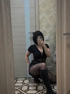 Leyla escort in Milan