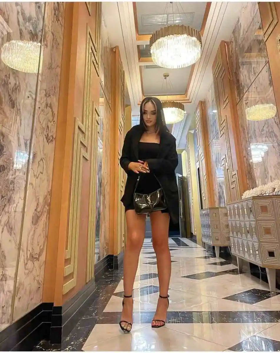 Lilia escort in Milan