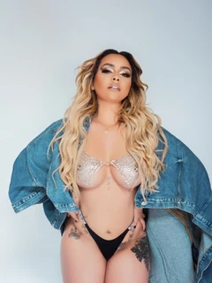 Luma escort in Milan