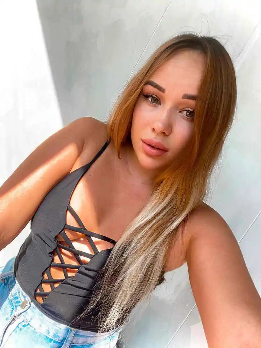 Malika escort in Milan