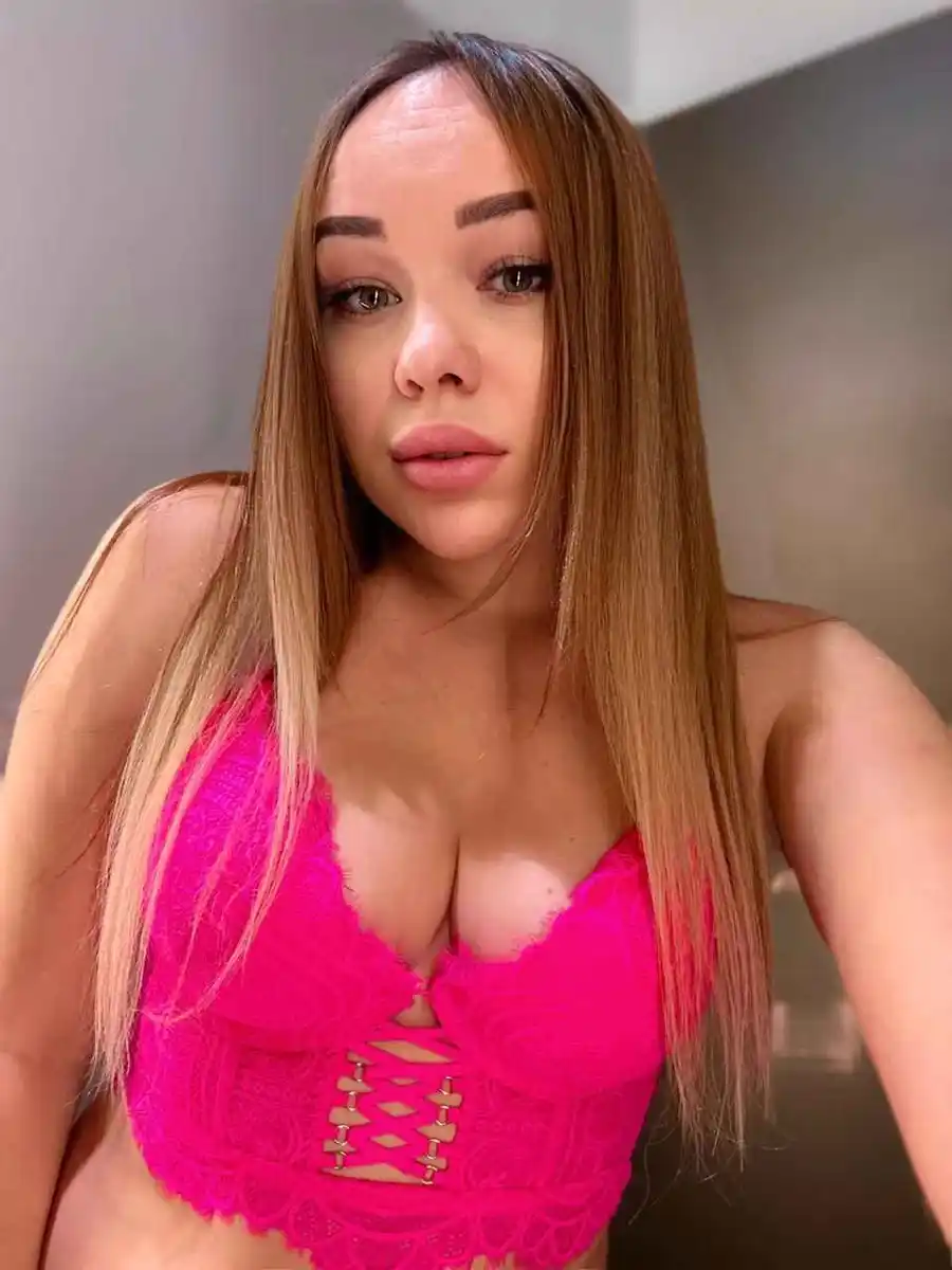 Malika escort in Milan