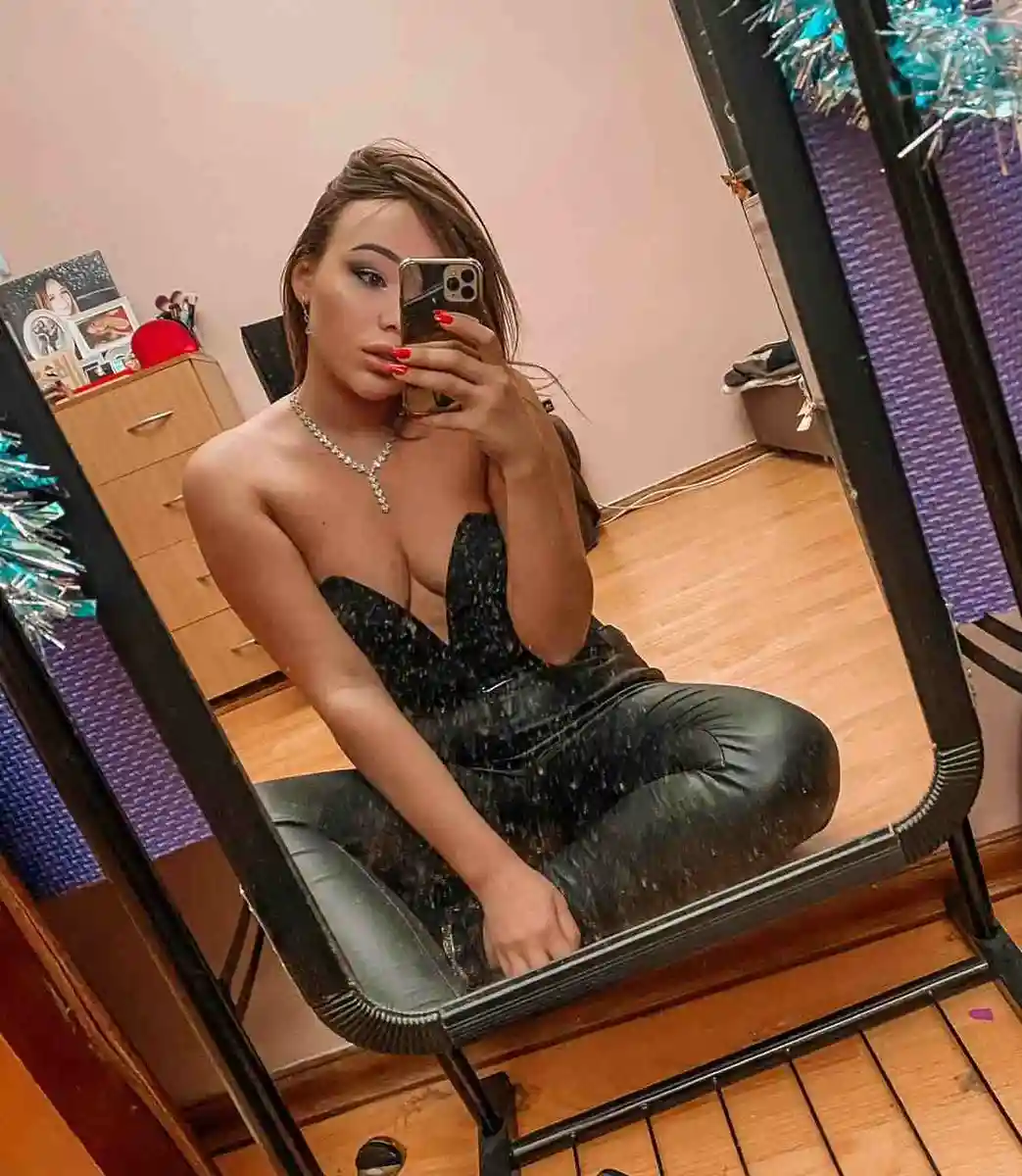 Malika escort in Milan