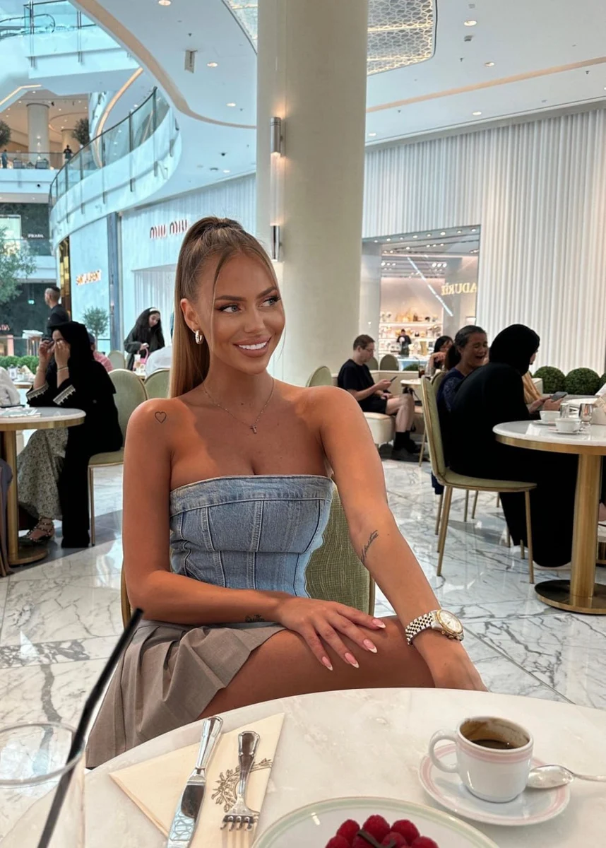Maria escort in Rome