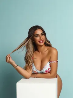 Maya escort in Milan
