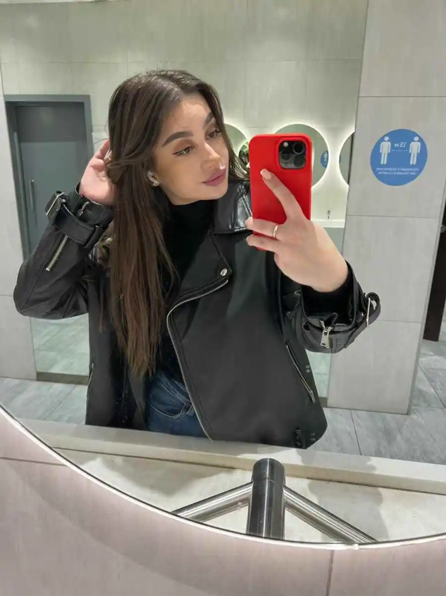Mika escort in Milan