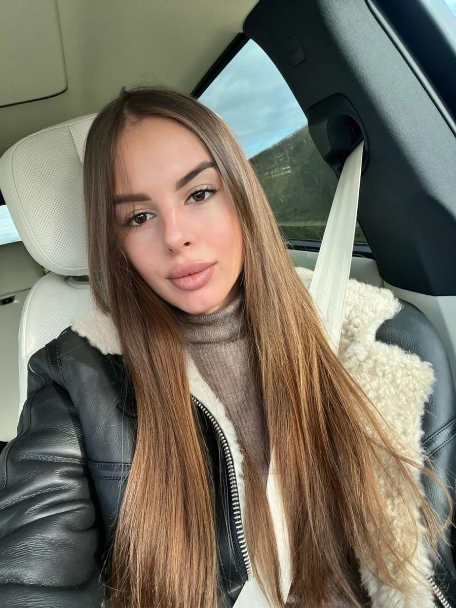 Mika escort in Milan