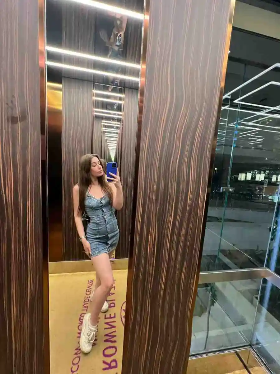 Mika escort in Milan